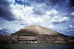 Teotihuacan, Pyramid of the Sun, clouds, Hidalgo, CBMV04P10_06