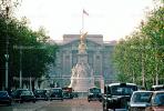 Queen Victoria Memorial, London, Taxi Cabs, Buckingham Palace, CEEV02P09_08