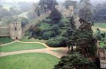 Gardens, bush, castle, walls, Hampton Court, Gardens, England, CEEV06P02_07