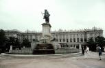 Royal Palace of Madrid, equestrian statue of King Felipe IV, horse, Sculpture, statue, statuary, Water Fountain, art, artform, Palacio Real, landmark building, CEOV01P01_02
