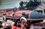 The Stutz Bearcat, Balloon Festival USA, Parade, Archey, (Archie), Betty, Jughead, Comic book characters, 1960s, PFPV08P03_17