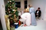 285-Missouri Street, Potrero Hill, Presents, Decorations, Ornaments, Tree, Christmas Tree decorated, PHCV03P02_09