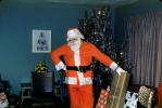 Santa Claus, Presents, 1950s, PHCV04P13_01