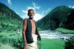 Nepal, Man, Male, Guy, Araniko Highway, la Bothe-Kosi river, PORV08P10_15