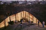 Illegal immigrant, border patrol, Wall, PRAV01P05_04