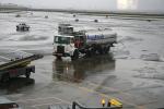 Allied Aviation fueling truck, LaGuardia Airport (LGA), Ground Equipment, rain, rainy, inclement weather, precipitation, TAAD01_284