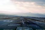 runway 25R, TAAV10P15_03