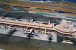 United Airlines UAL, Douglas DC-10, (SFO), jetway, building, terminal, Airbridge, TAFV02P04_10