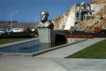 Franklin Roosevelt bust, pond, cars, memorial, trailer, Grand Coulee Dam, 1950s, TPHV02P12_14